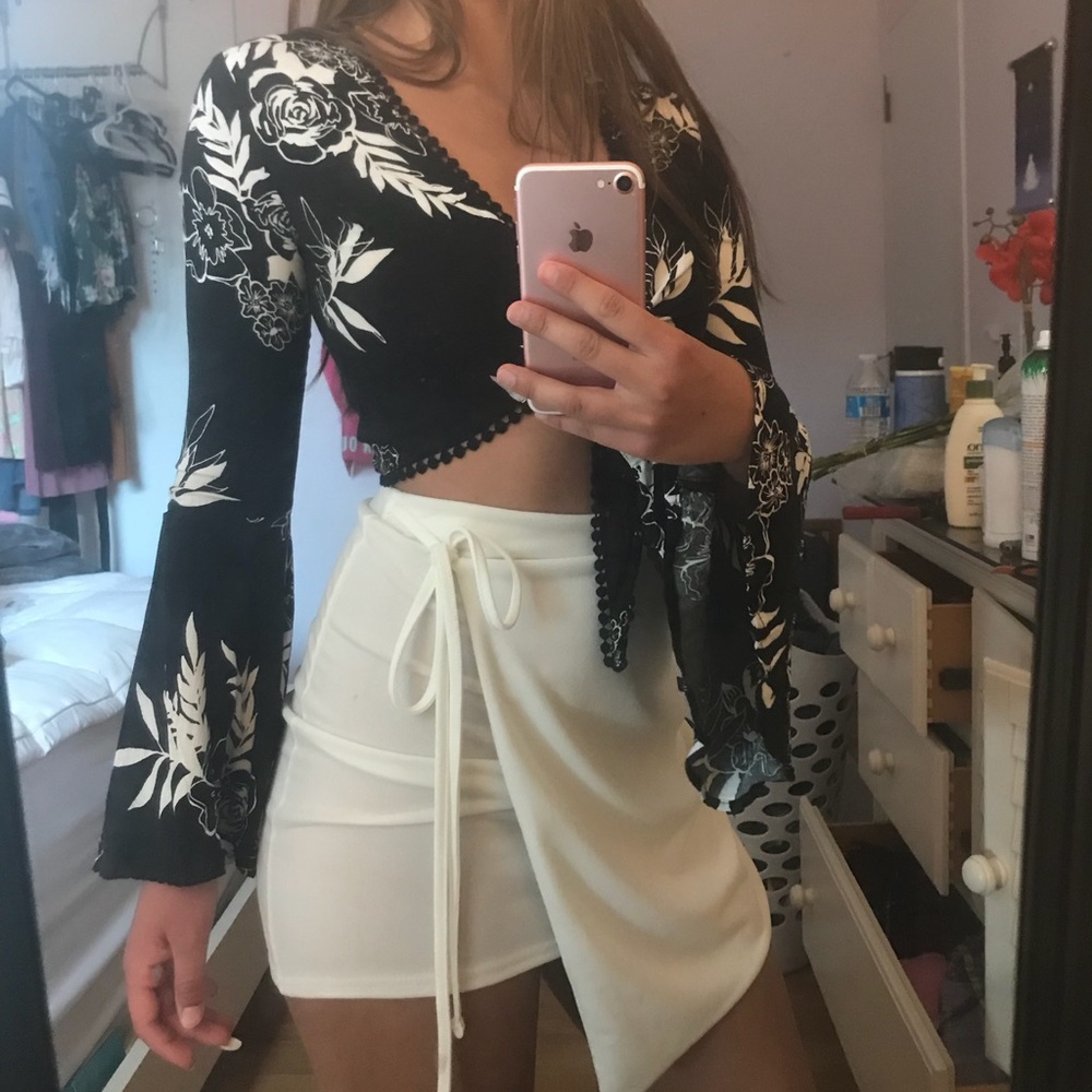 Tie crop & Faux wrap skirt